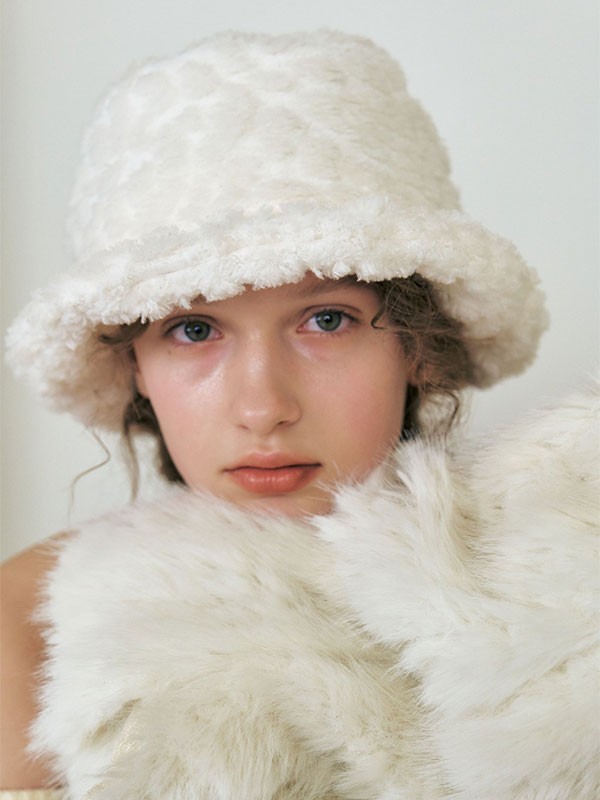 PEBBLE FUR BUCKET HAT