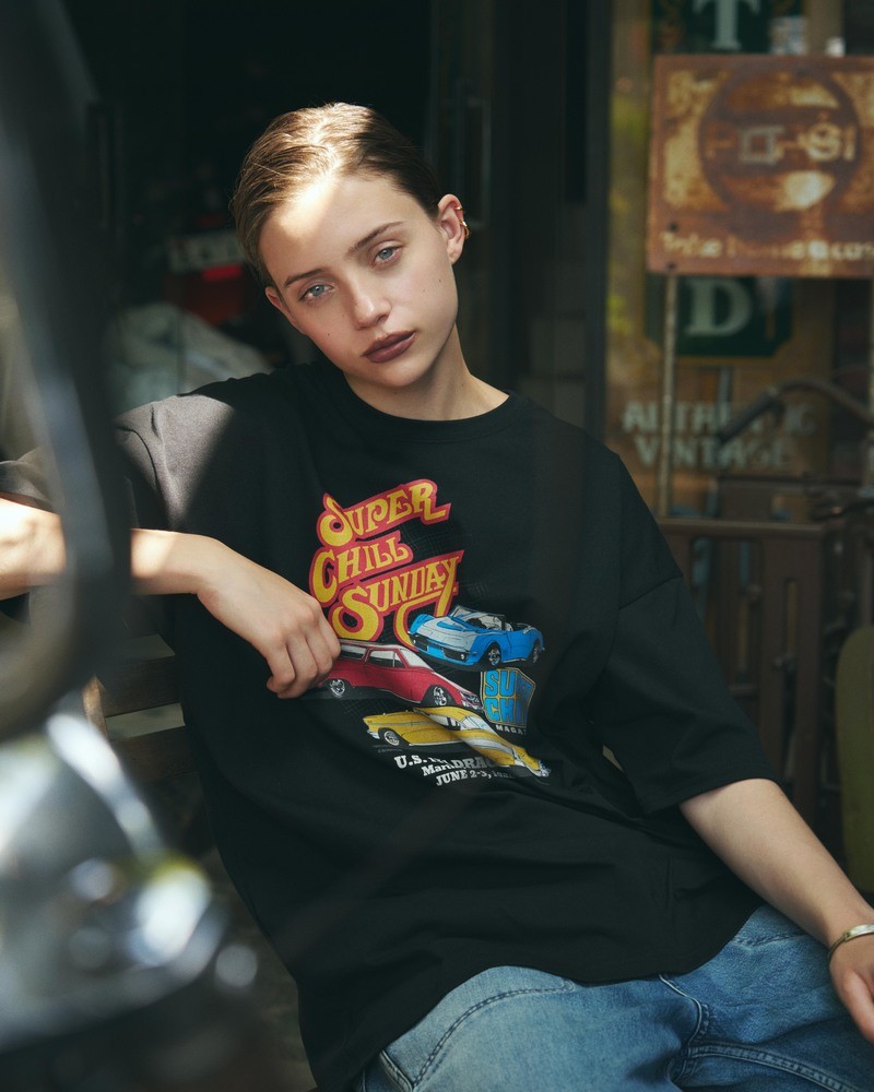 Chill Sunday Tee_Black