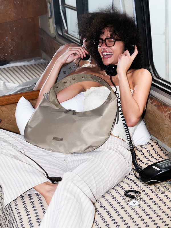 EYELET NYLON HOBO BAG(GOLD MUSHROOM)