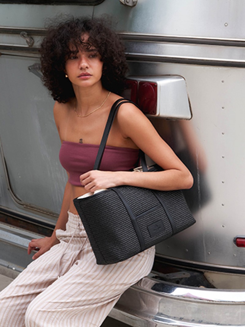 RAFFIA DRAWSTRING SHOULDER BAG LARGE(BLACK TRUFFLE)