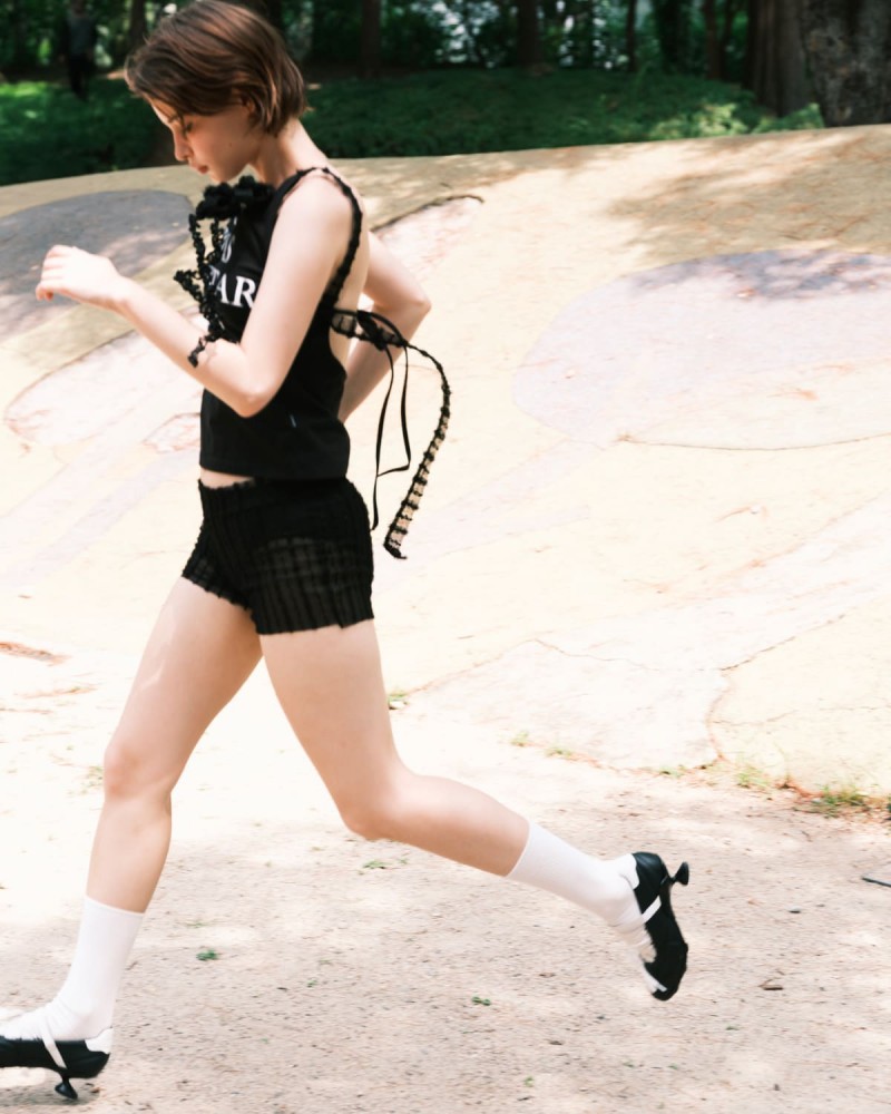 Big Font Rockstar Sleeveless Top w/brooch (Black)