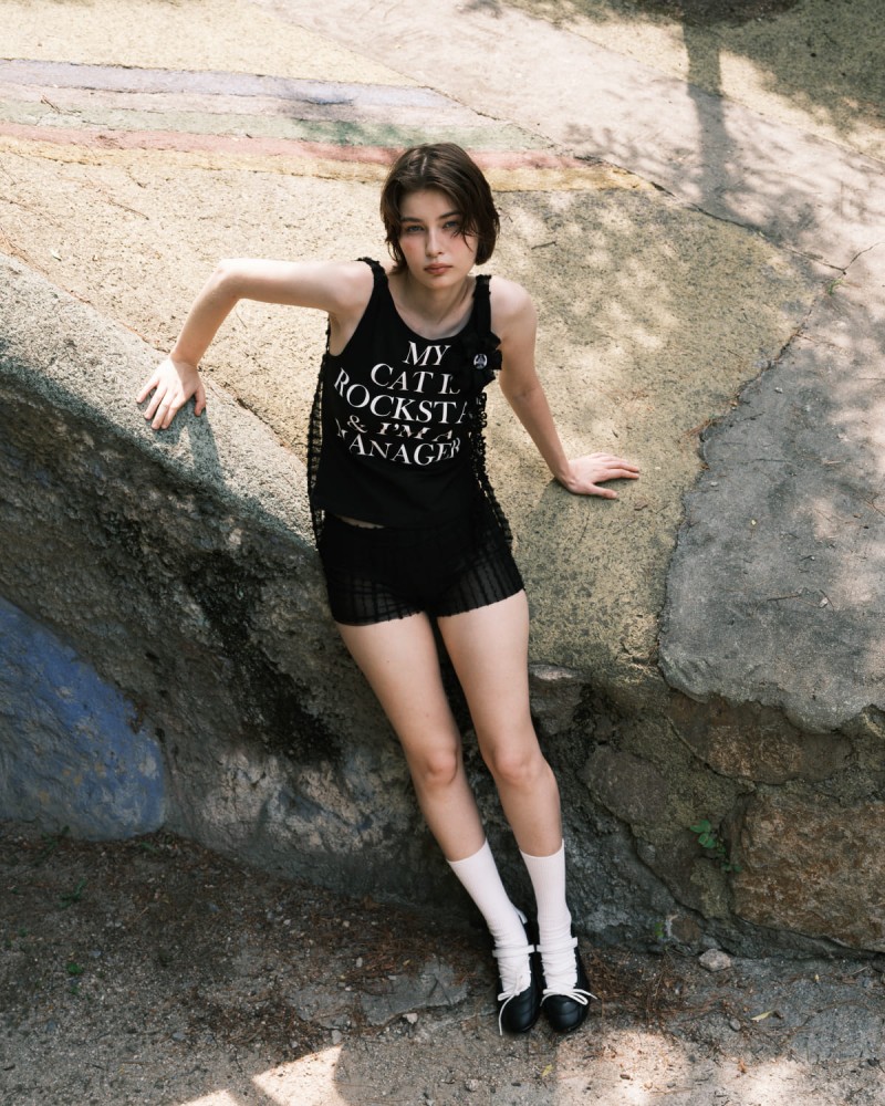 Big Font Rockstar Sleeveless Top w/brooch (Black)
