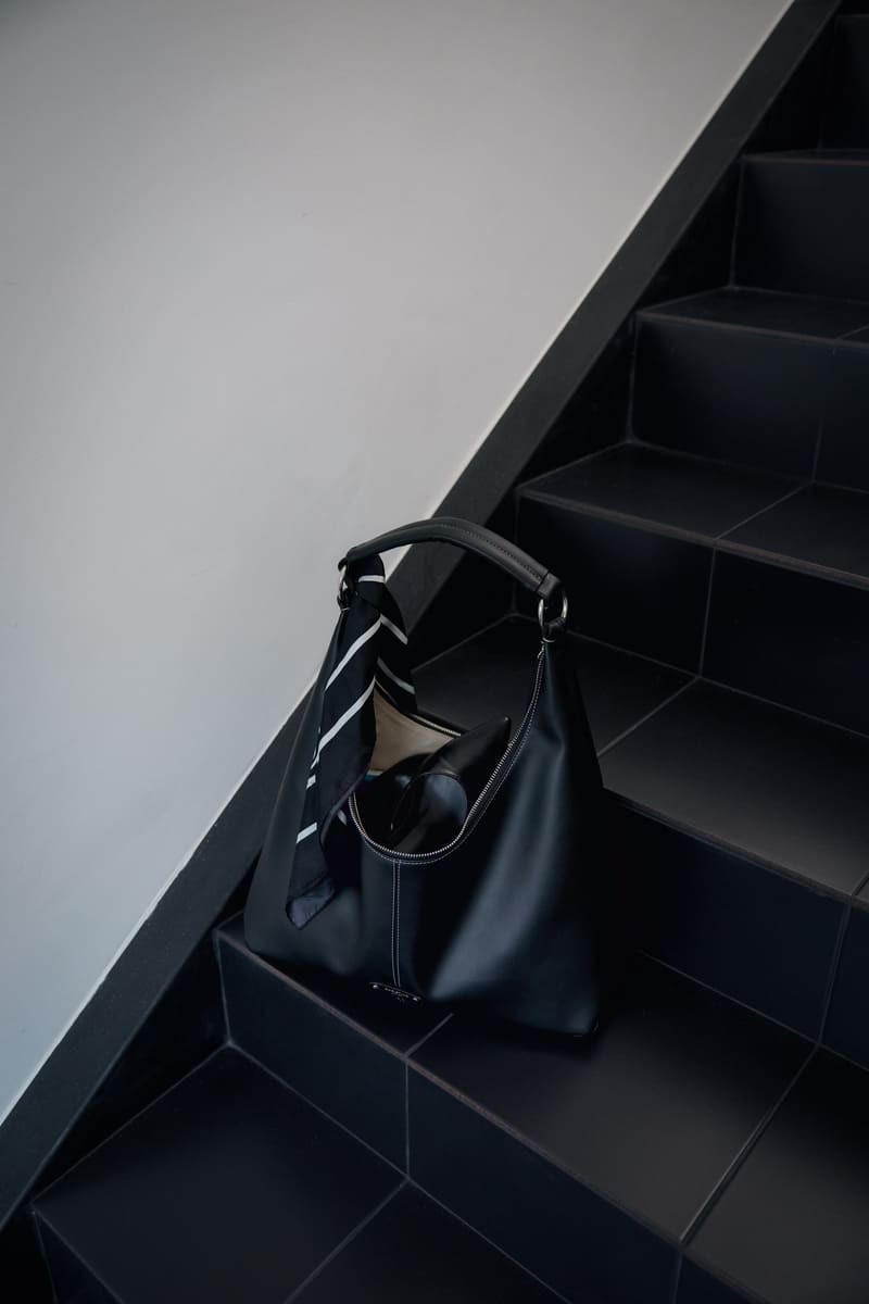 FLOW HOBO BAG MEDIUM(BLACK PEPPER)