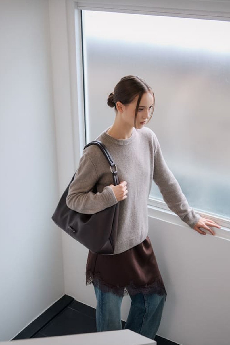 FLOW HOBO BAG MEDIUM(MELTED CHOCO)