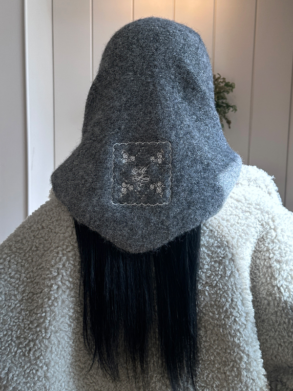 ローズエンブロイダリーマフラー（チャコール） | Margarin Fingers | HANA(ハナ) #4