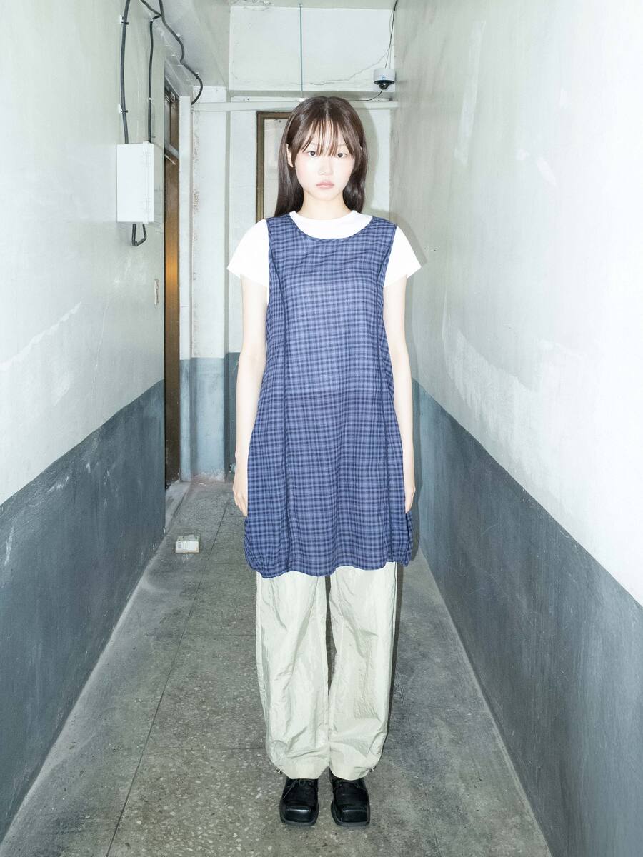 ナイロンスタッズピンタックパンツ (サンドベージュ) | ONSKA | HANA(ハナ) #35