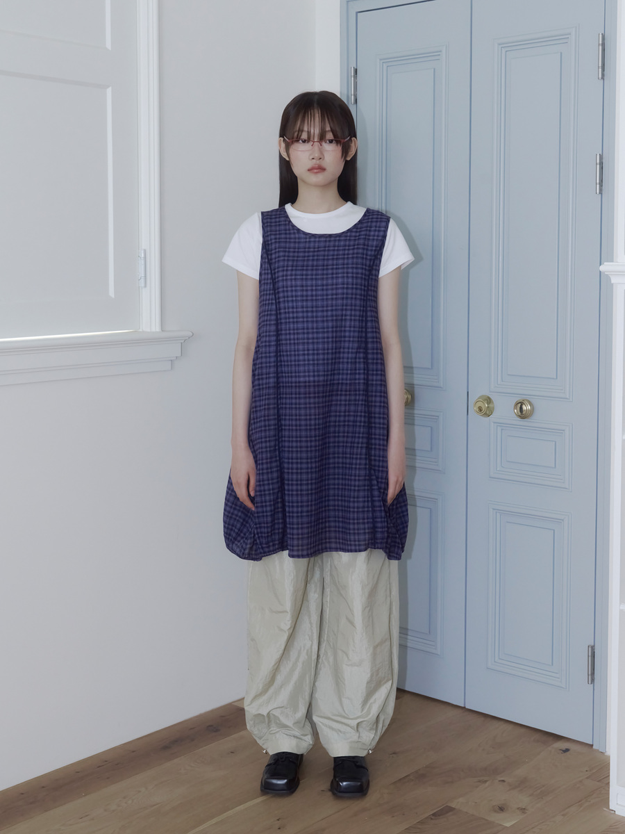 ナイロンスタッズピンタックパンツ (サンドベージュ) | ONSKA | HANA(ハナ) #20