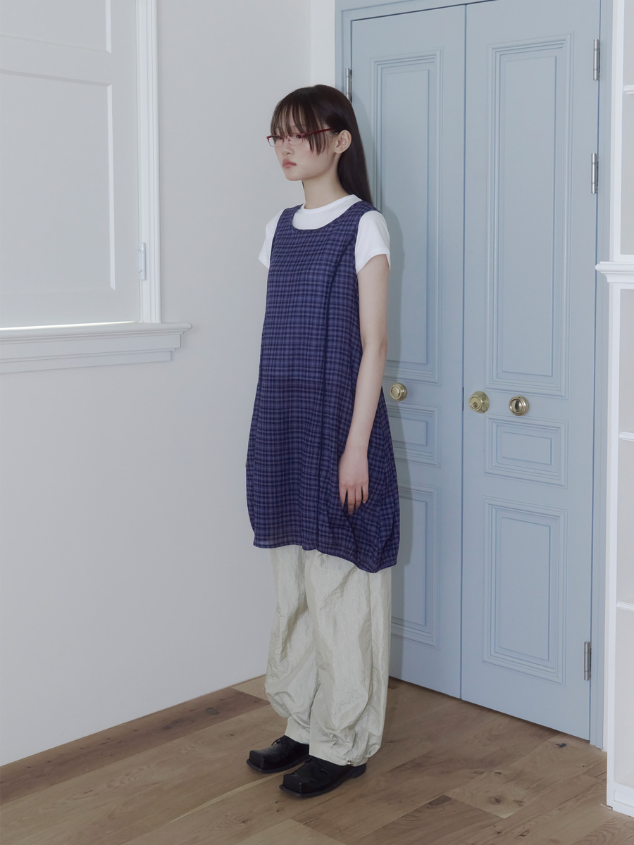 ナイロンスタッズピンタックパンツ (サンドベージュ) | ONSKA | HANA(ハナ) #21