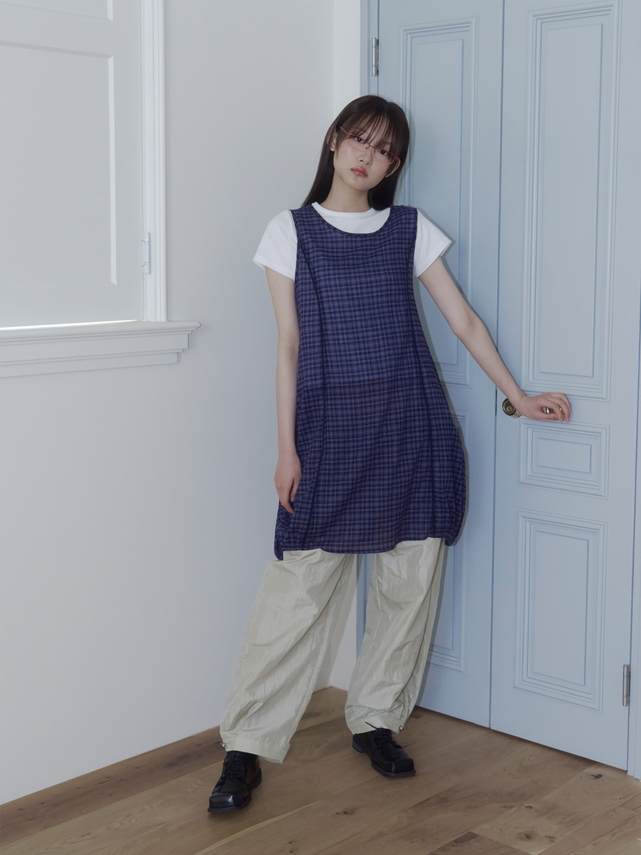 ナイロンスタッズピンタックパンツ (サンドベージュ) | ONSKA | HANA(ハナ) #24