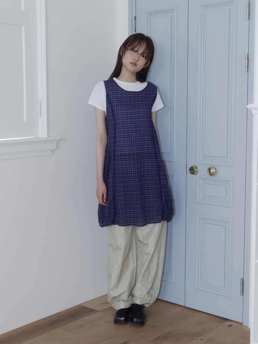 ナイロンスタッズピンタックパンツ (サンドベージュ) | ONSKA | HANA(ハナ) #26