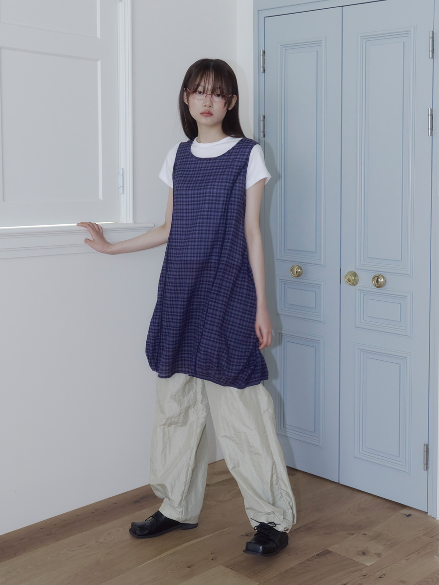 ナイロンスタッズピンタックパンツ (サンドベージュ) | ONSKA | HANA(ハナ) #28