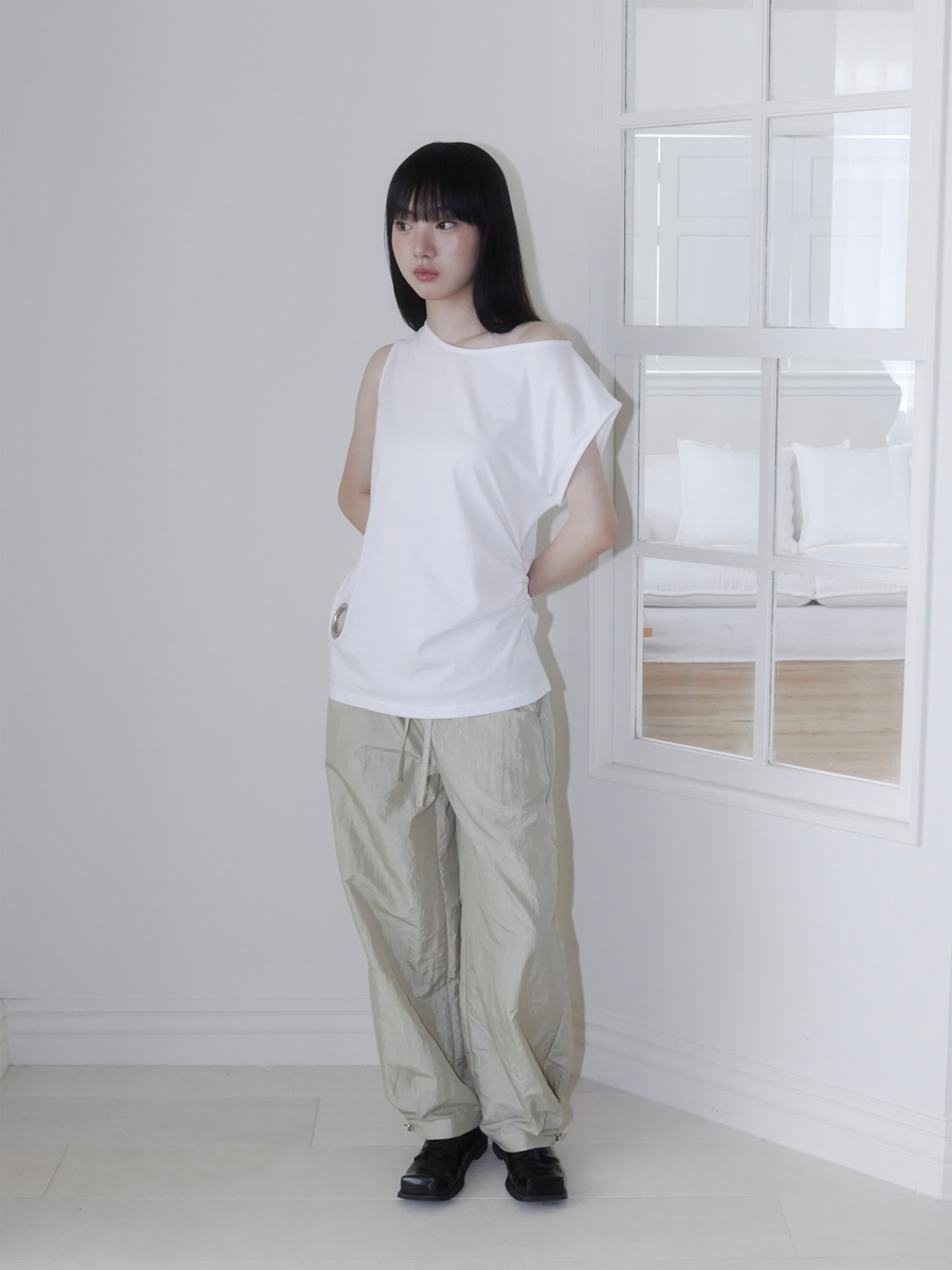 ナイロンスタッズピンタックパンツ (サンドベージュ) | ONSKA | HANA(ハナ) #4