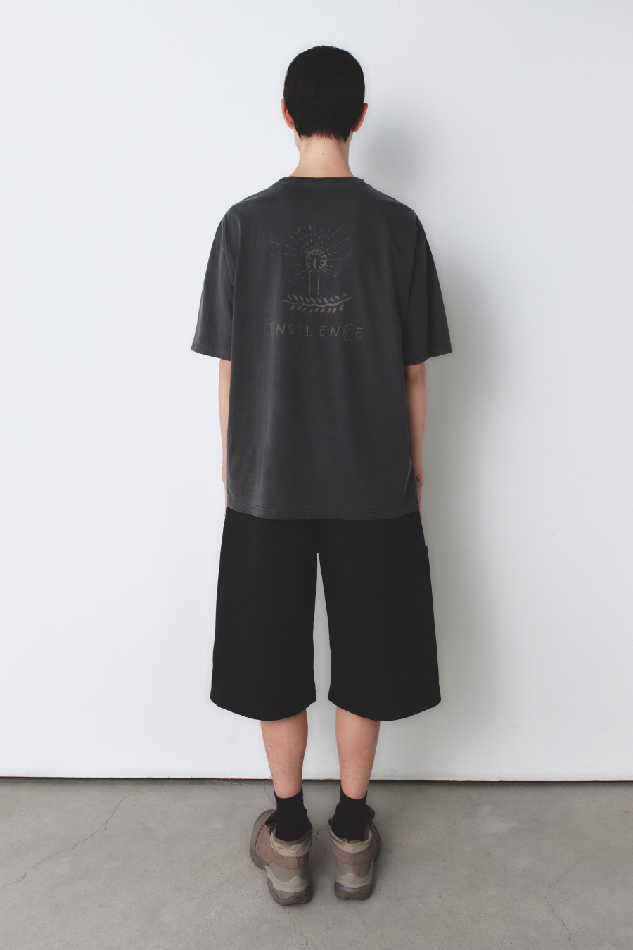 ハンドドローングラフィックTシャツ チャコール | INSILENCE | HANA(ハナ) #3