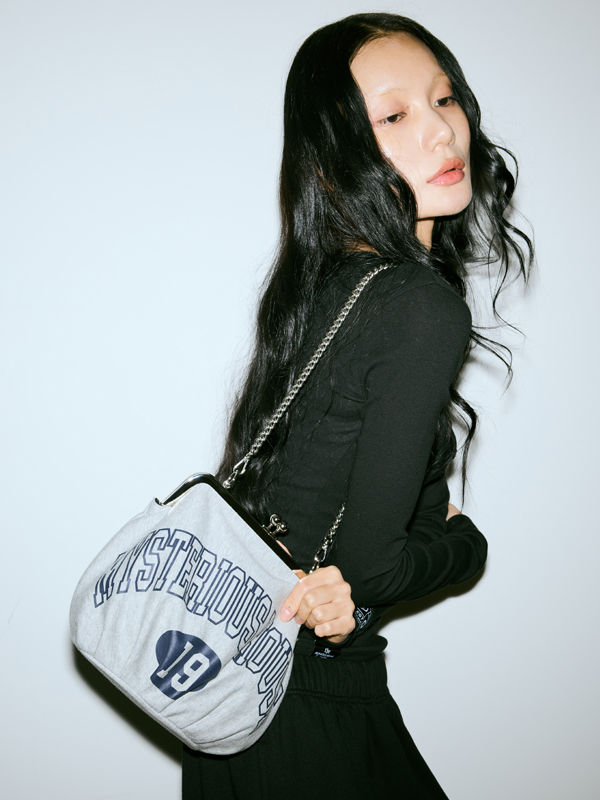 ハウス 19 フレームバッグ | THE MYSTERIOUS HOTEL | HANA(ハナ) #4