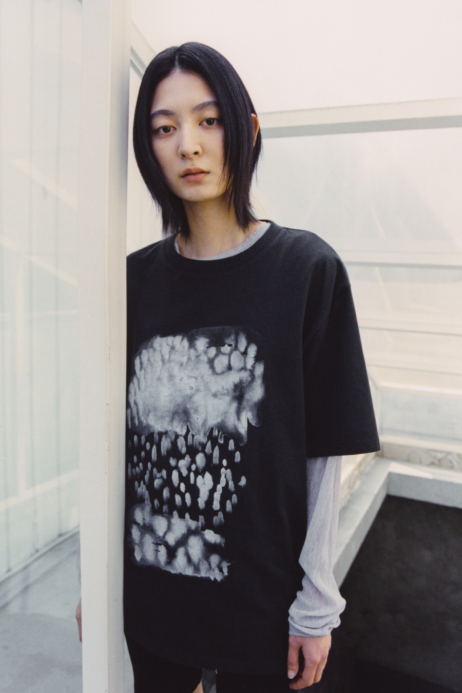 ウォーターカラーオーバーサイズTシャツ ウォッシュドブラック | INSILENCE | HANA(ハナ) #2