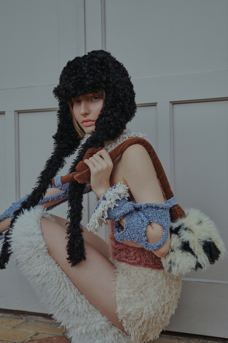 ノットイヤーフラップハット（ファーリーブラック） | POESIE DAME | HANA(ハナ) #7