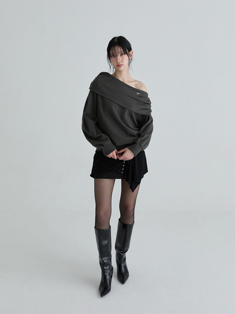 ドレープシンボルスウェットシャツ（チャコール） | Not your rose | HANA(ハナ) #5