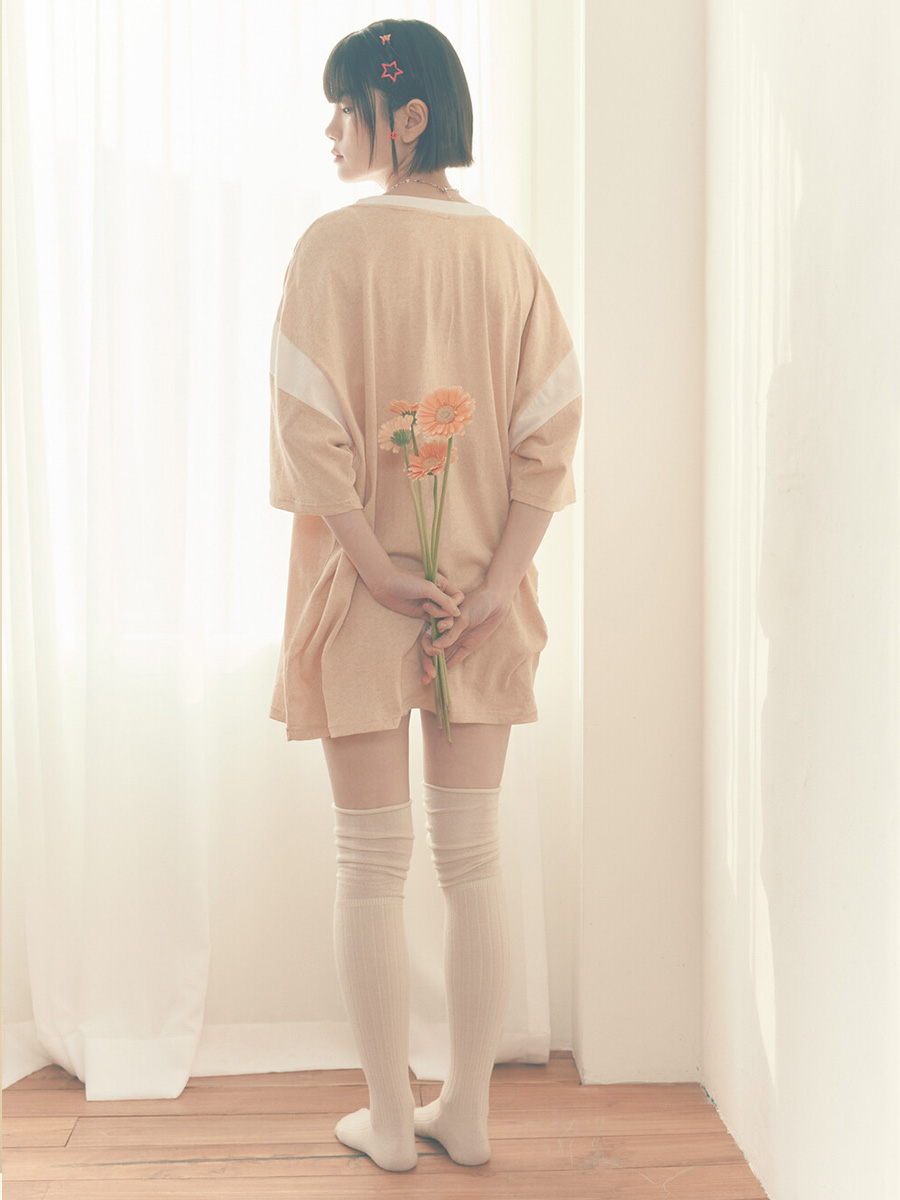 ラブファースト Tシャツ | minjiena | HANA(ハナ) #18