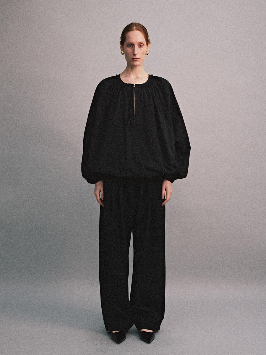 SHIRRING NECK ZIPPER BLOUSE_BLACK | ETHOS | HANA(ハナ) #3