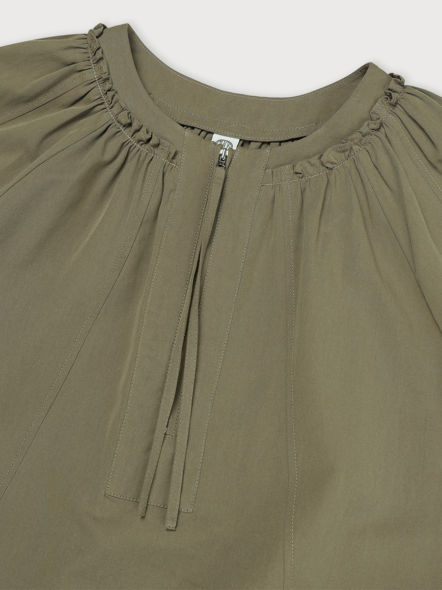 SHIRRING NECK ZIPPER BLOUSE_KHAKI BEIGE | ETHOS | HANA(ハナ) #3