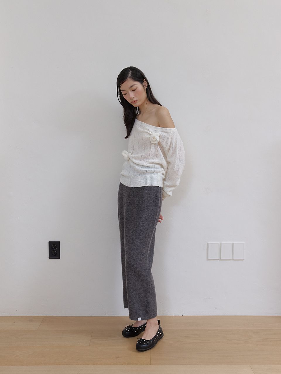 ローズブローチワンショルダーニット (アイボリー) | ASURA | HANA(ハナ) #2