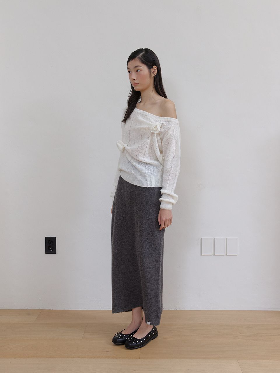 ローズブローチワンショルダーニット (アイボリー) | ASURA | HANA(ハナ) #12