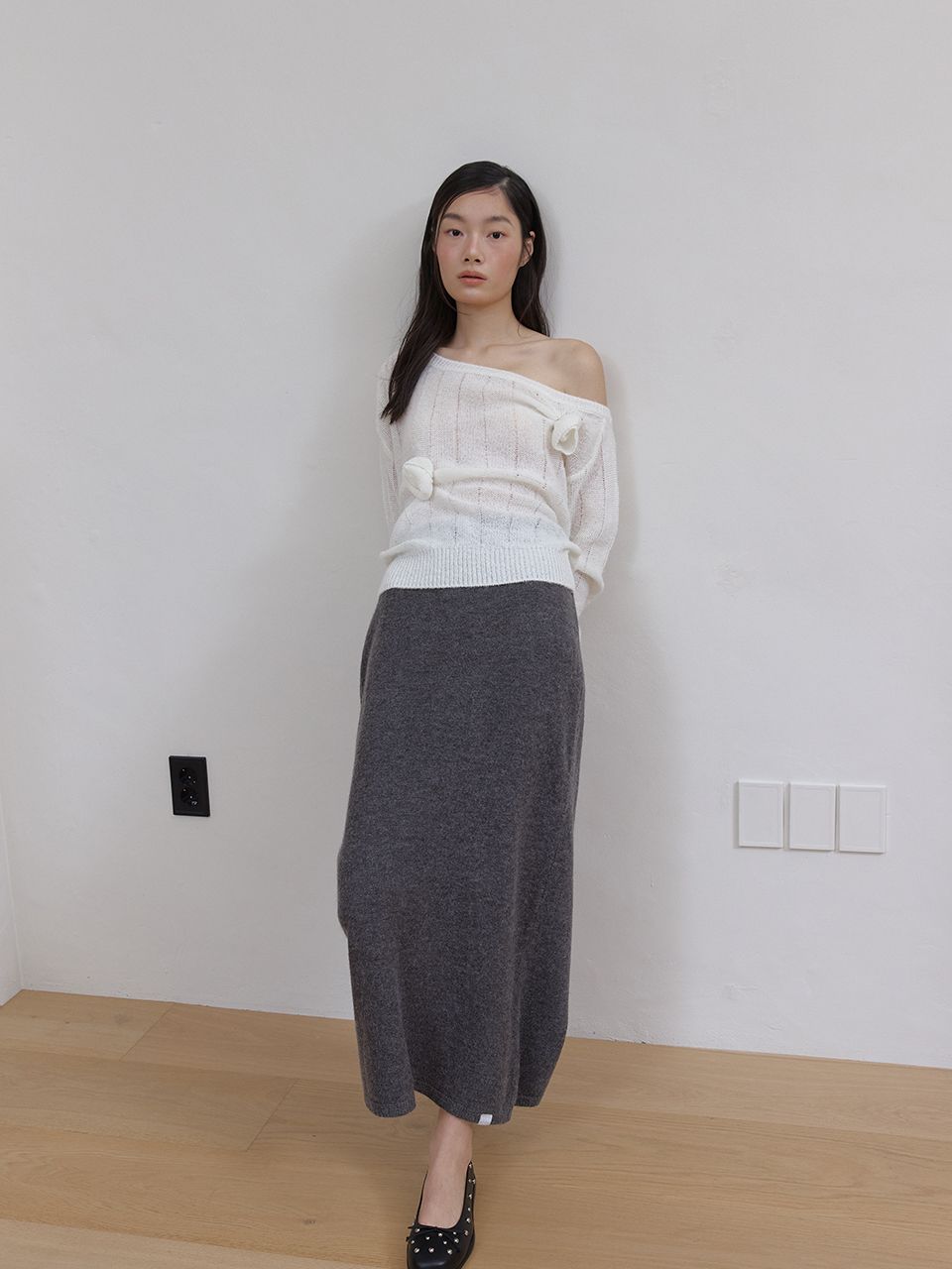 ローズブローチワンショルダーニット (アイボリー) | ASURA | HANA(ハナ) #4