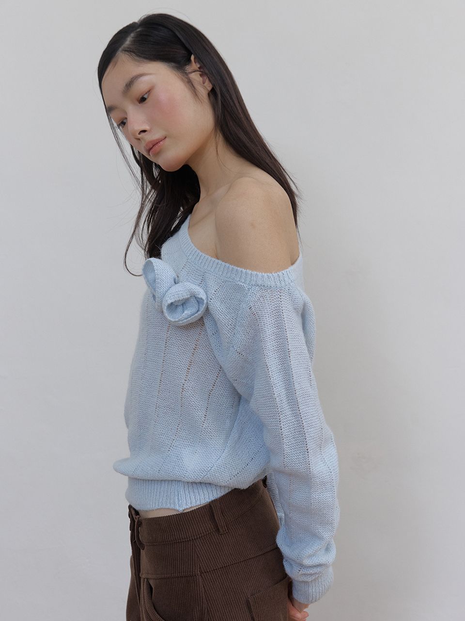 ローズブローチワンショルダーニット (スカイブルー) | ASURA | HANA(ハナ) #8