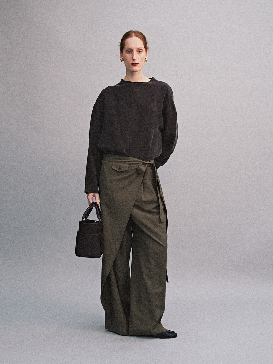 STRAP FLARE WIDE PANTS_ASH KHAKI | ETHOS | HANA(ハナ) #4