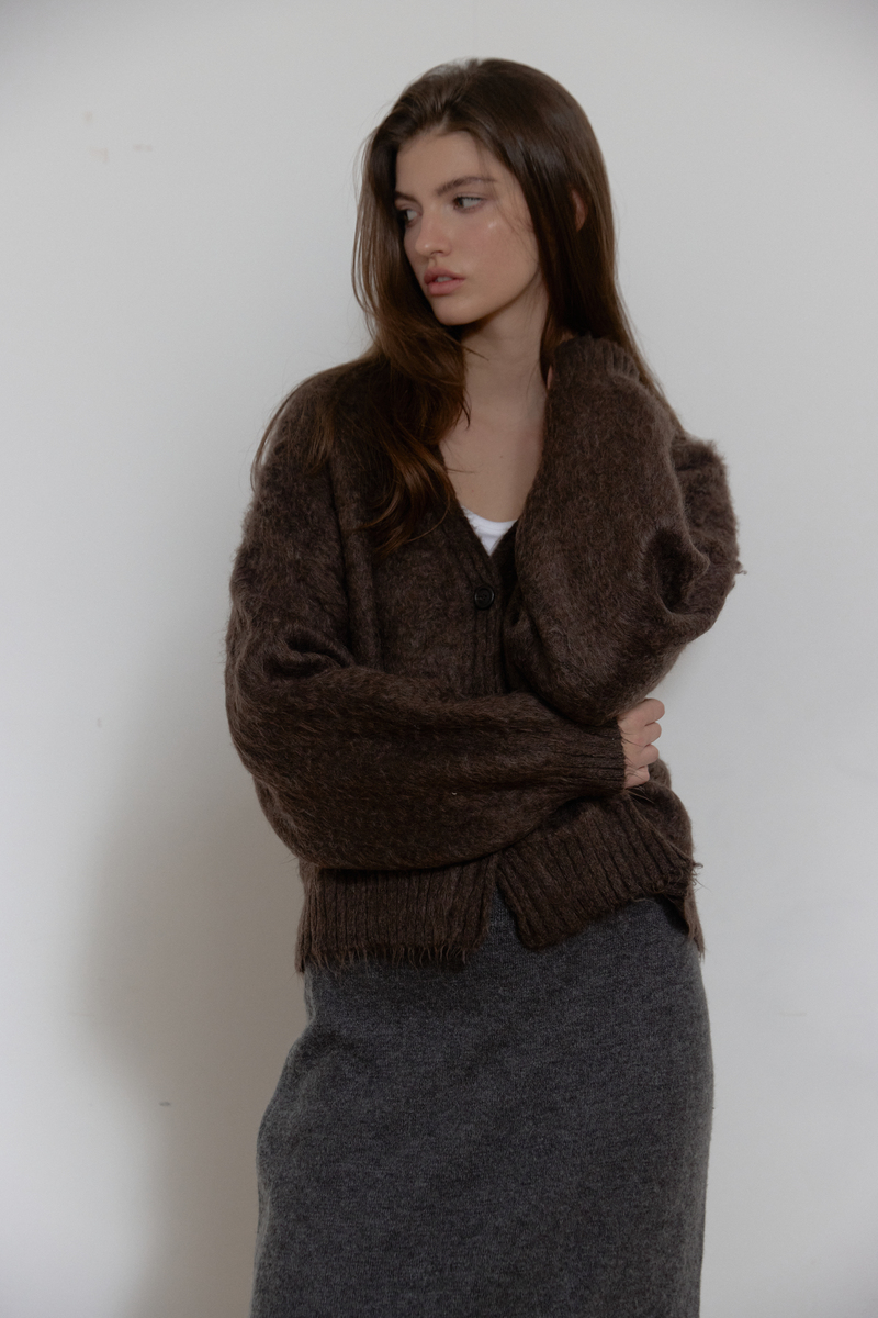 ヘアリーブラシ ショートカーディガン (ブラウン) | ASURA | HANA(ハナ)