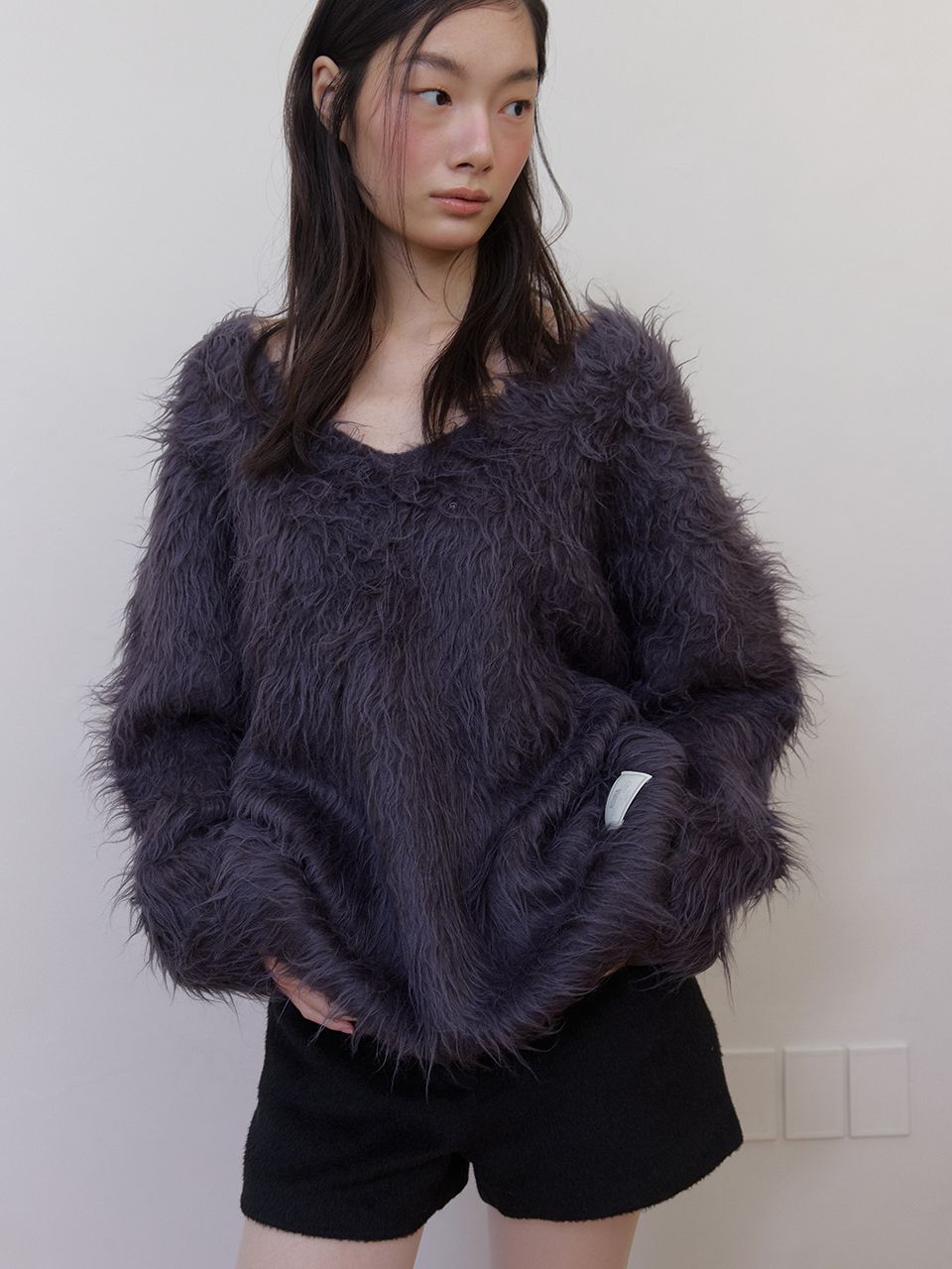 ウールヘアリーブラシVセーター (チャコール) | ASURA | HANA(ハナ) #7