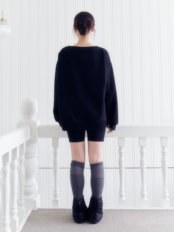 レターリングディープVネックスウェットシャツ（ブラック） | Inner museum | HANA(ハナ) #5
