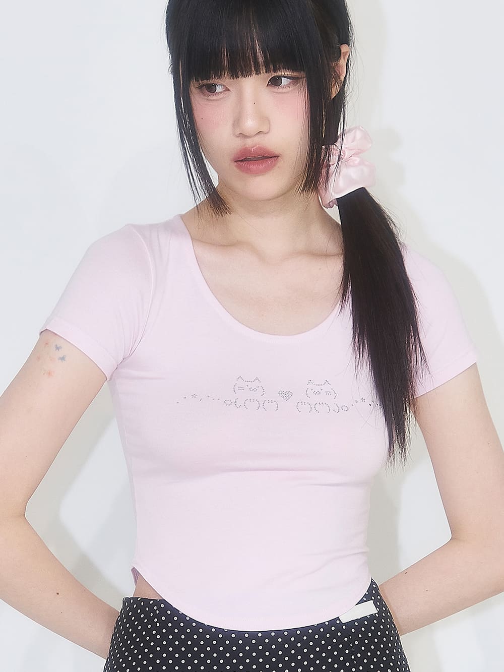 にゃんこホットフィックス フィットTシャツ（ピンク） | ILLIGO | HANA(ハナ) #3