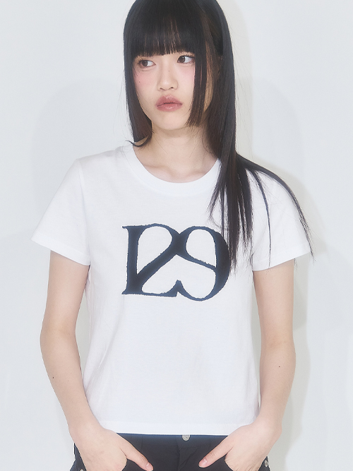 129 ロゴパッチ Tシャツ（ホワイト） | ILLIGO | HANA(ハナ) #4