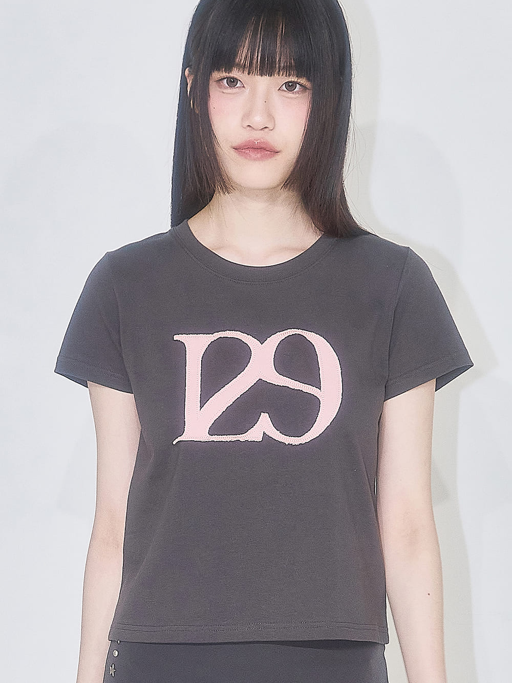 129 ロゴパッチ Tシャツ（チャコール） | ILLIGO | HANA(ハナ) #4