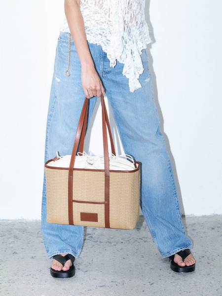 Urban Outfitters☆ ナチュラルラフィア・ショルダーバッグ Kimchi Blue Lucia Raffia Bag | Urban Outfitters