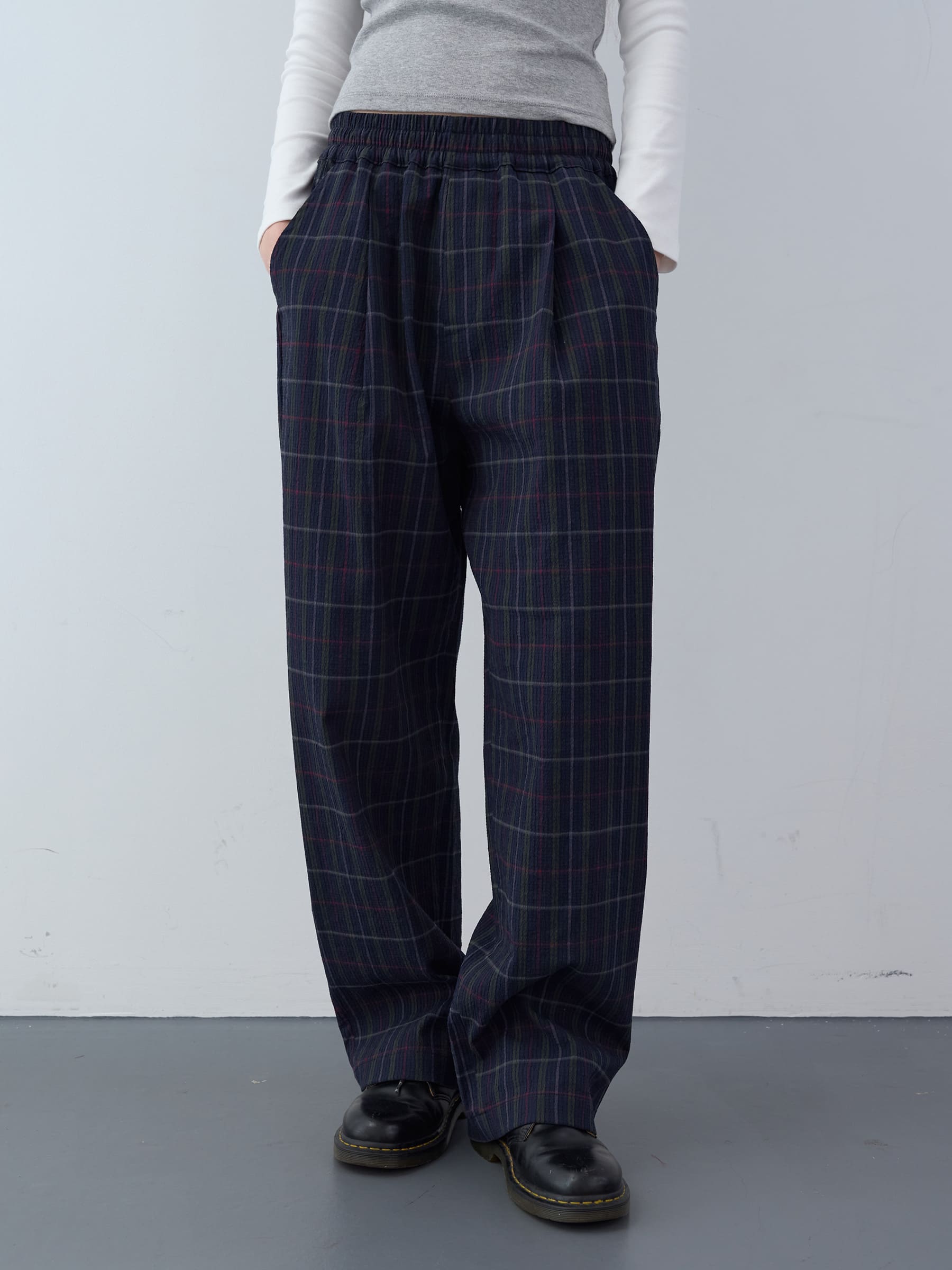 シアサッカーチェックワイドバンディングパンツ (ネイビー) | ENZO BLUES | HANA(ハナ) #1