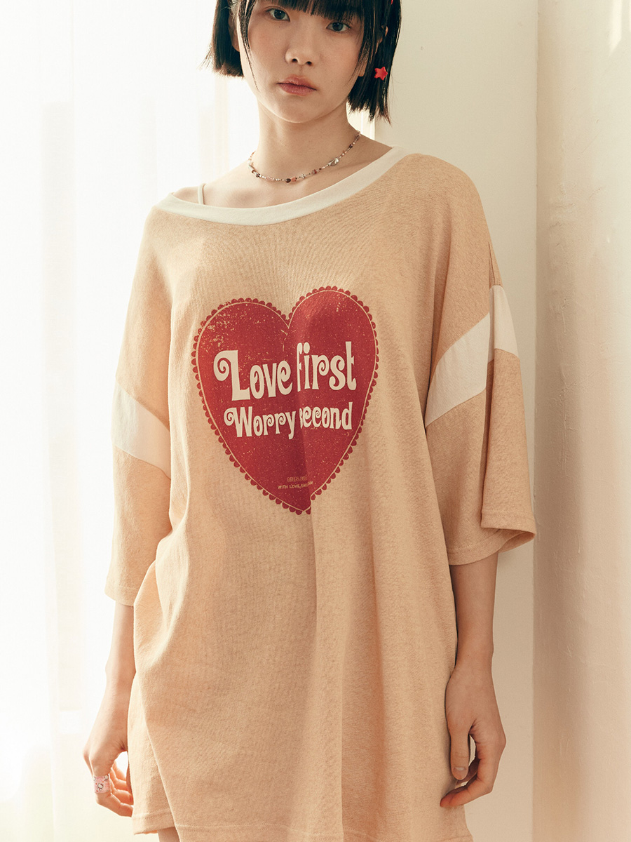 ラブファースト Tシャツ | minjiena | HANA(ハナ) #1