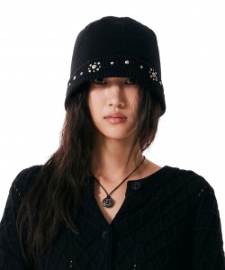 【美品】アーカム Multi Studded ニットバケットハット Flower マルチスタッズニットバケットハット (フラワー) | AAKAM | HANA(ハナ)
