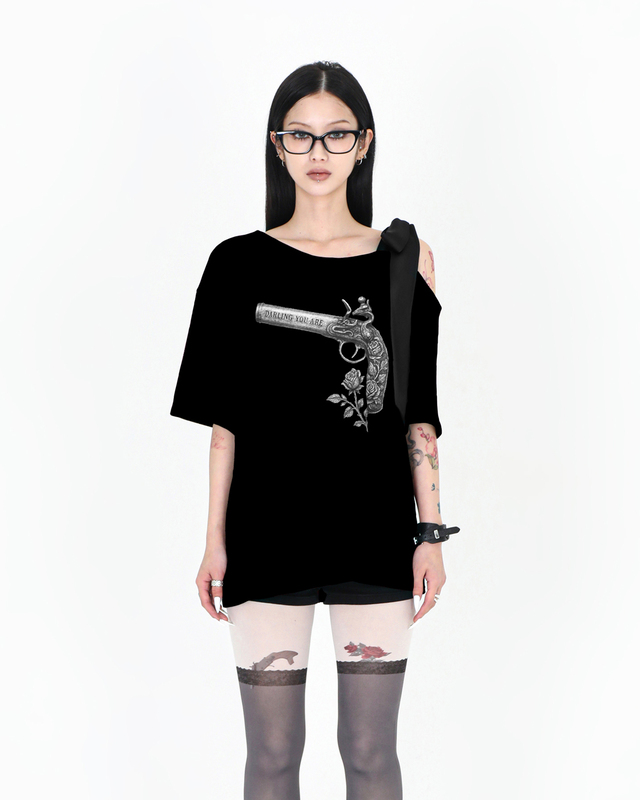 リボンローズピストルTシャツ #ブラック | Darling You Are Bad | HANA(ハナ) #1