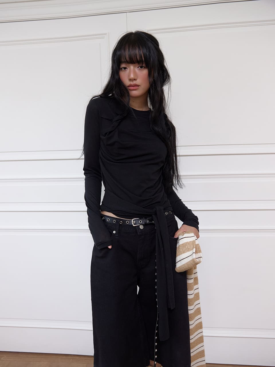ツイストシアータイドトップ - ブラック | MEENDERI | HANA(ハナ) #1