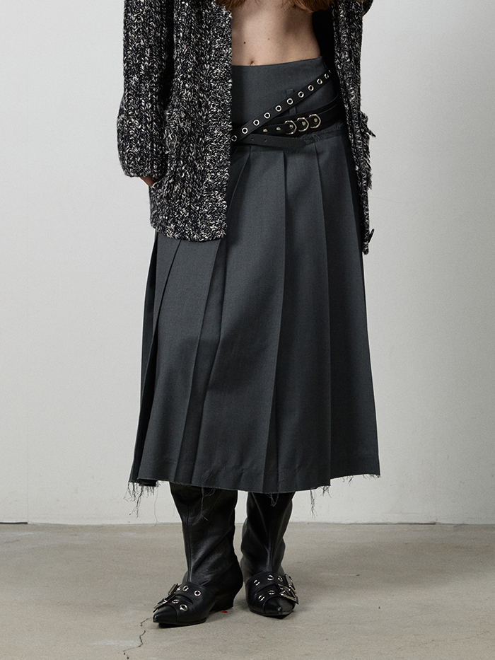 カットヘムベルトプリーツスカート（チャコール） | THREE TO EIGHTY | HANA(ハナ) #1