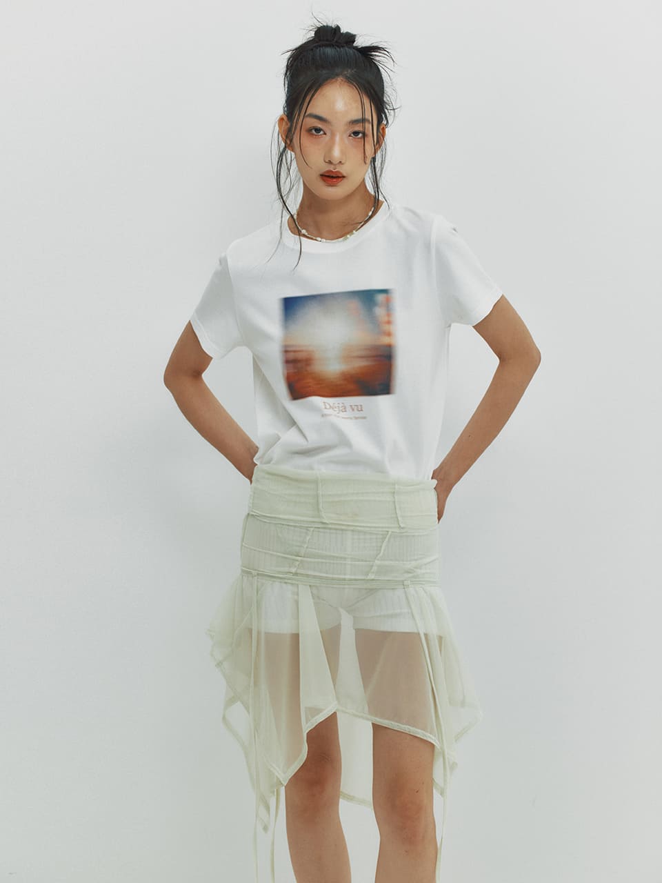 DÉJÀ VU Tシャツ - ホワイト | MEENDERI | HANA(ハナ) #1