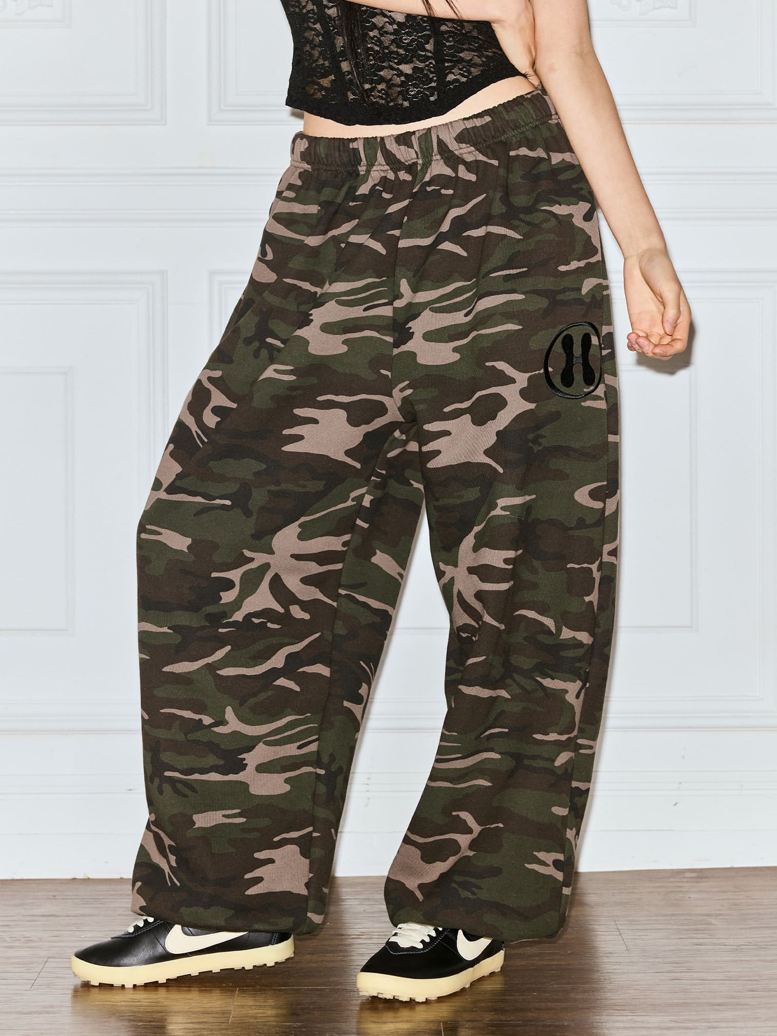 ベーシックフリースワイドパンツ_カモ | THE MYSTERIOUS HOTEL | HANA(ハナ) #1